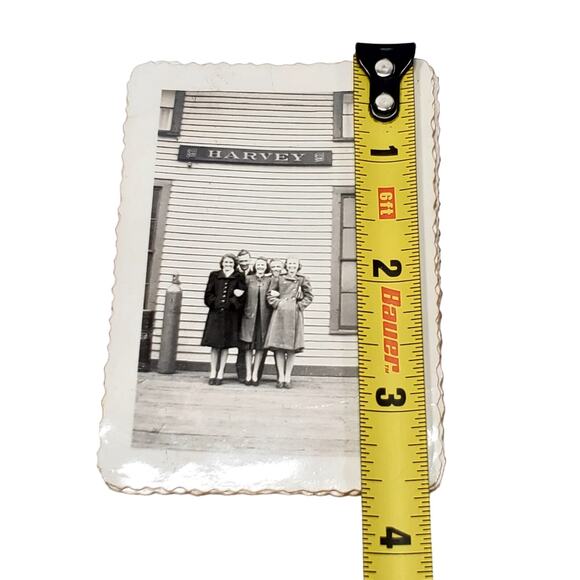 Vtg 1940s B&W Photos Friends Hanging Out Snapshot Funny Humor Posing Found Lot 2 - Picture 5 of 6